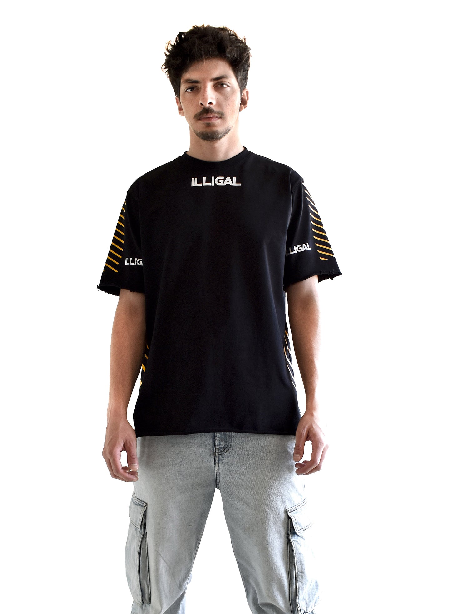 تي شيرت illigal تلبيس واسع